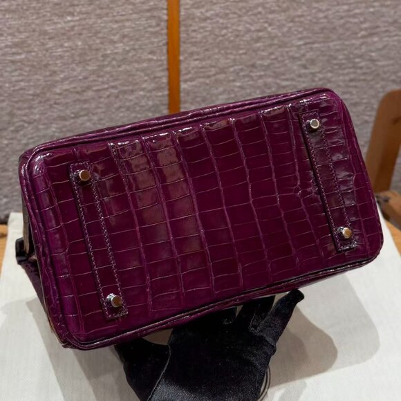 Classic Hermes Bag: A Stylish and Versatile Choice for Elegance - Picture 6 of 6